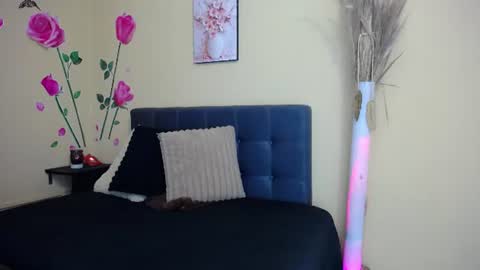 belaninsofia_ online show from August 6, 2:49 pm