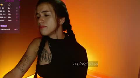   online show from August 4, 4:04 pm