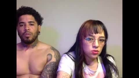 bella_and_koko online show from May 2, 11:42 pm