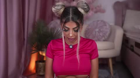 bella_blonda online show from August 9, 10:44 pm