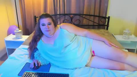 bella_blvack online show from August 5, 2:42 am