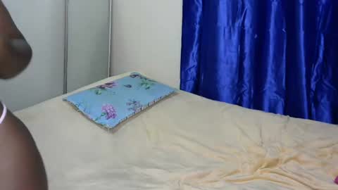 bella_c8 online show from August 1, 5:19 pm