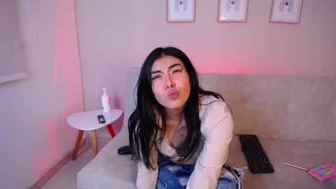 Bella online show from August 13, 3:20 am