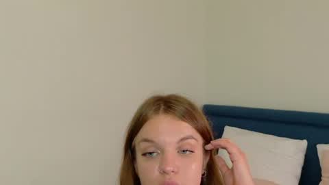 bella_dreamm online show from August 1, 11:11 pm