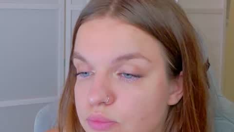 bella_dreamm online show from August 3, 4:30 am