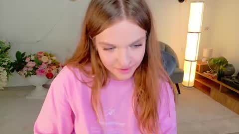 bella_dreamm online show from August 3, 9:11 pm
