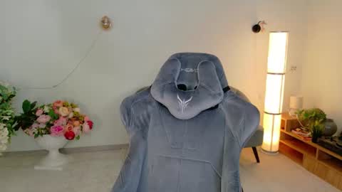 bella_dreamm online show from August 4, 1:35 am