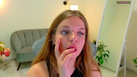 bella_dreamm online show from August 8, 8:53 pm
