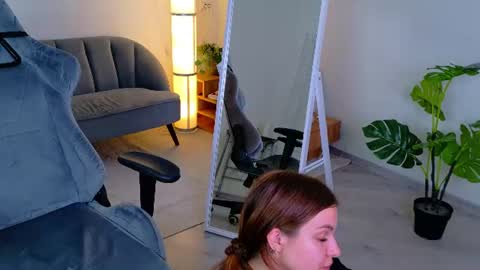bella_dreamm online show from August 11, 2:13 am