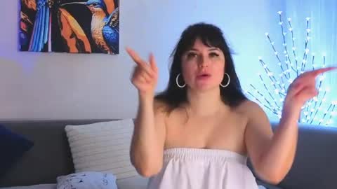 Bella online show from August 1, 9:54 pm