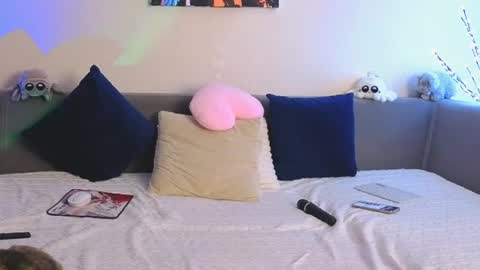 Bella online show from August 9, 7:37 pm