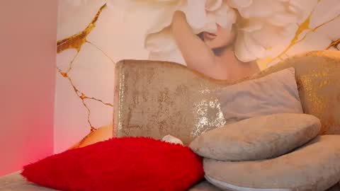 BELLA online show from August 13, 3:53 am