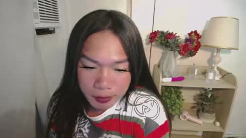 bella_ngo online show from August 3, 2:57 pm