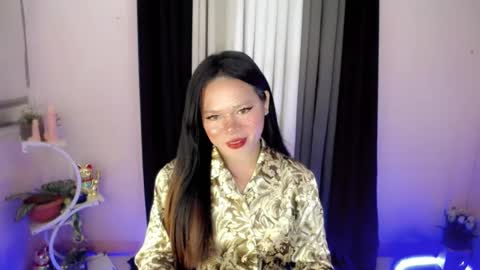 bella_ngo online show from August 11, 6:10 pm