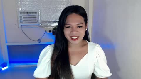 bella_ngo online show from August 14, 3:32 am