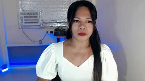 bella_ngo online show from August 14, 4:38 am