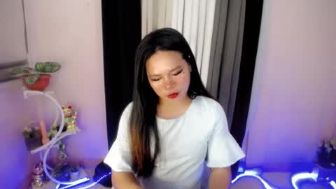 bella_ngo online show from August 15, 12:53 pm