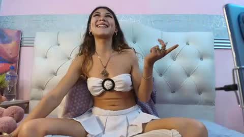 bella online show from August 4, 11:35 pm
