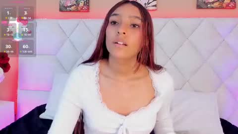 bella_peach_ online show from August 13, 4:43 pm
