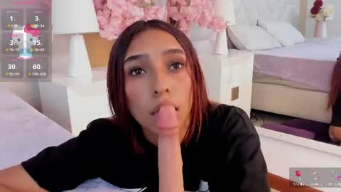 bella_peach_ online show from August 14, 2:10 pm