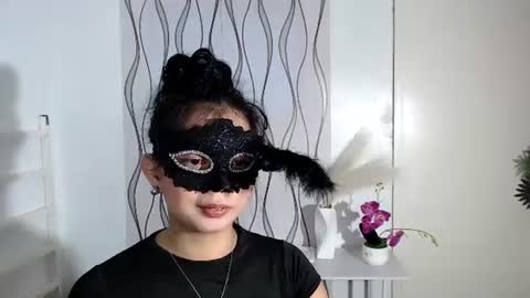 BELLA online show from August 14, 9:13 am