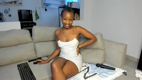 bella online show from August 3, 3:57 am