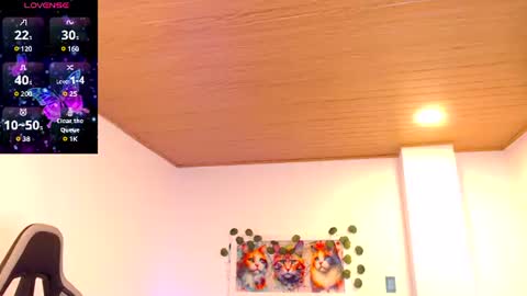 bella_warzon online show from August 14, 1:37 pm