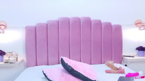 bella_wiild online show from August 11, 11:40 pm