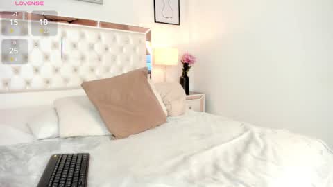 Bella online show from August 1, 2:56 pm