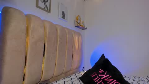 bellaastorm online show from July 7, 7:23 am