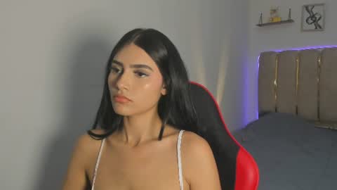 bellaastorm online show from August 10, 6:26 am