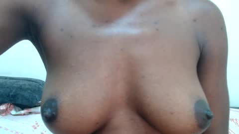 bellabae7 online show from August 11, 7:21 am