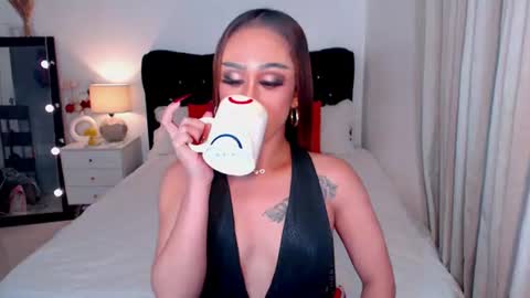 IM BELLA online show from August 12, 11:51 pm