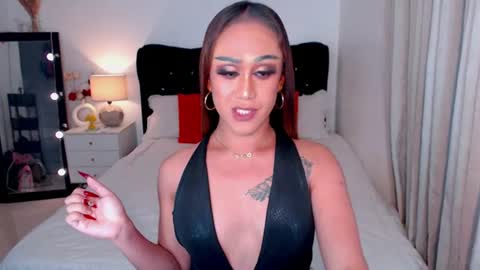 IM BELLA online show from August 13, 12:57 am