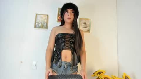 SweetBellaDuval online show from July 12, 11:05 am