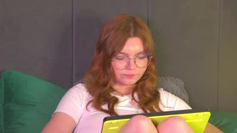 BellaMarebelle online show from April 12, 9:39 pm