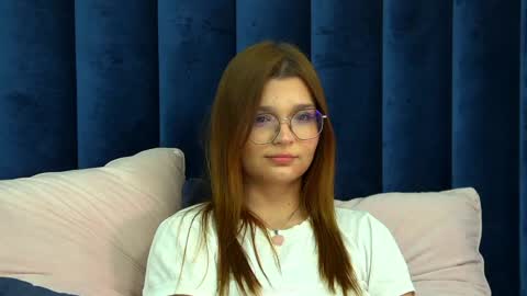 BellaMarebelle online show from April 17, 7:45 pm
