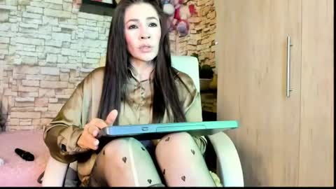 bella online show from September 9, 4:09 am