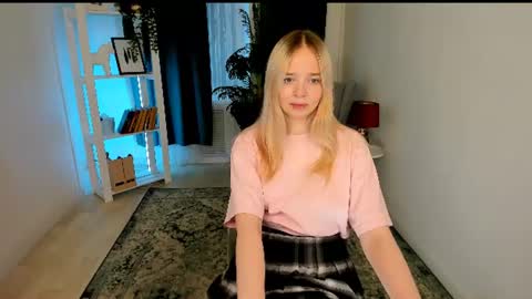 Bella online show from August 14, 10:24 pm