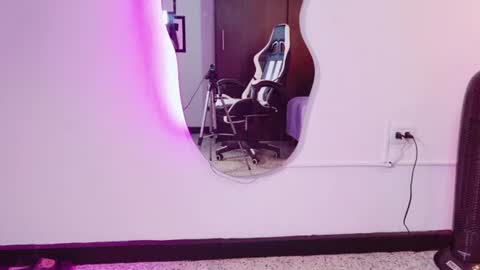 bellamora_ online show from August 11, 1:13 pm