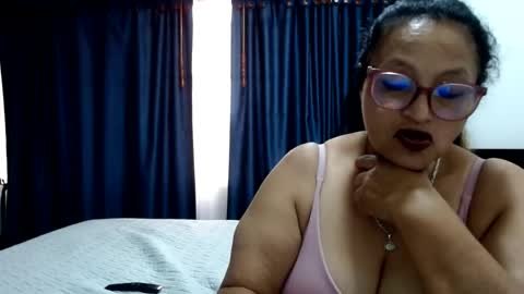 bellanocturna_ online show from July 28, 7:09 pm