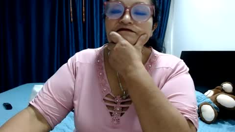 bellanocturna_ online show from August 16, 2:37 am