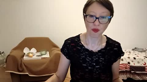 Emma online show from July 31, 9:31 pm
