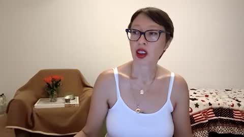 Emma online show from August 2, 7:10 pm