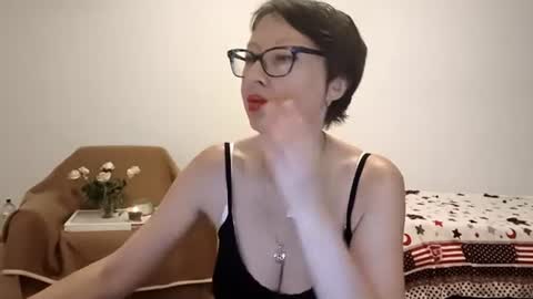 Emma online show from August 5, 7:23 pm