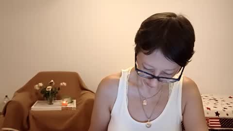 Emma online show from August 6, 9:36 pm