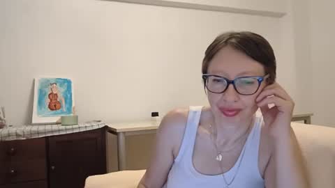 Emma online show from August 12, 9:39 pm