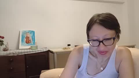 Emma online show from August 12, 11:51 pm