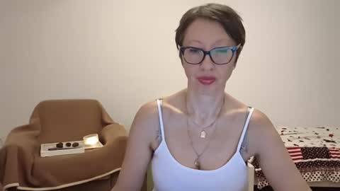 Emma online show from August 14, 8:01 pm