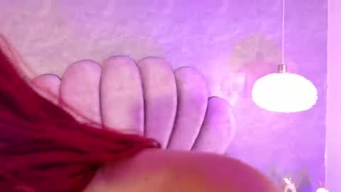 BellaSanderrs online show from August 3, 6:15 pm